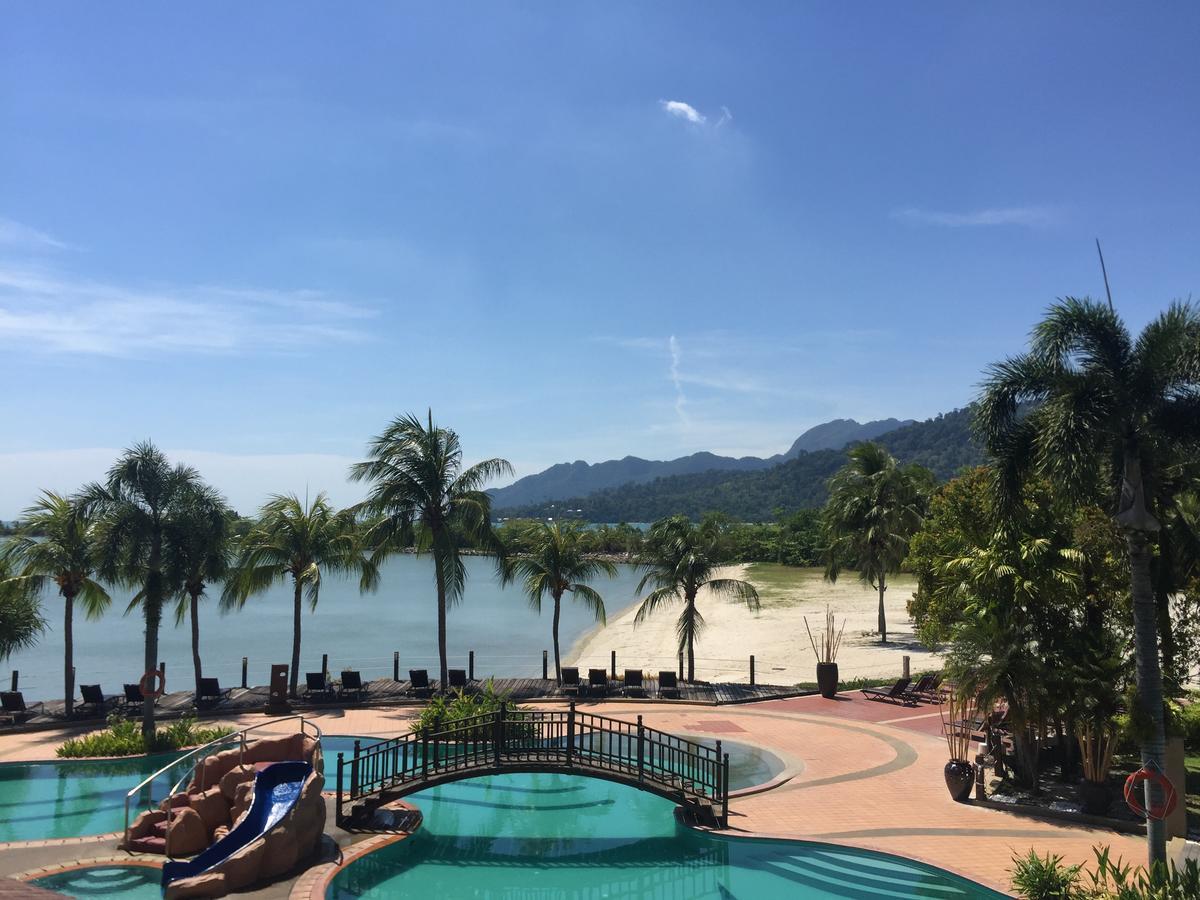 兰卡威泻湖海滩度假村 珍南海滩 外观 照片